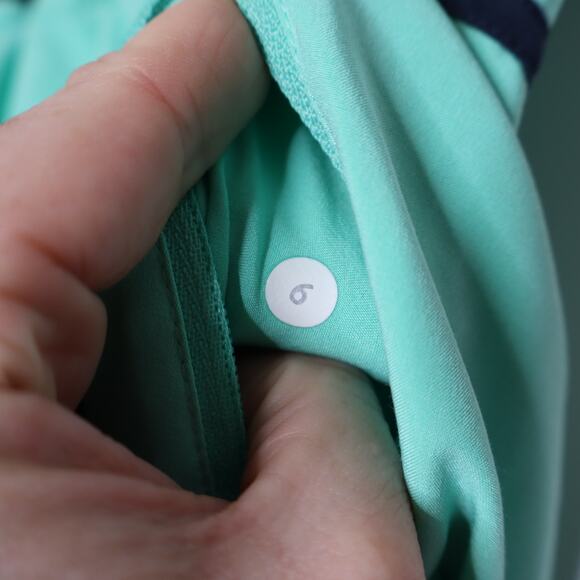 LULULEMON Tracker Short II Stretch Menthol Inkwell Training Active Women's 6 - Picture 14 of 16